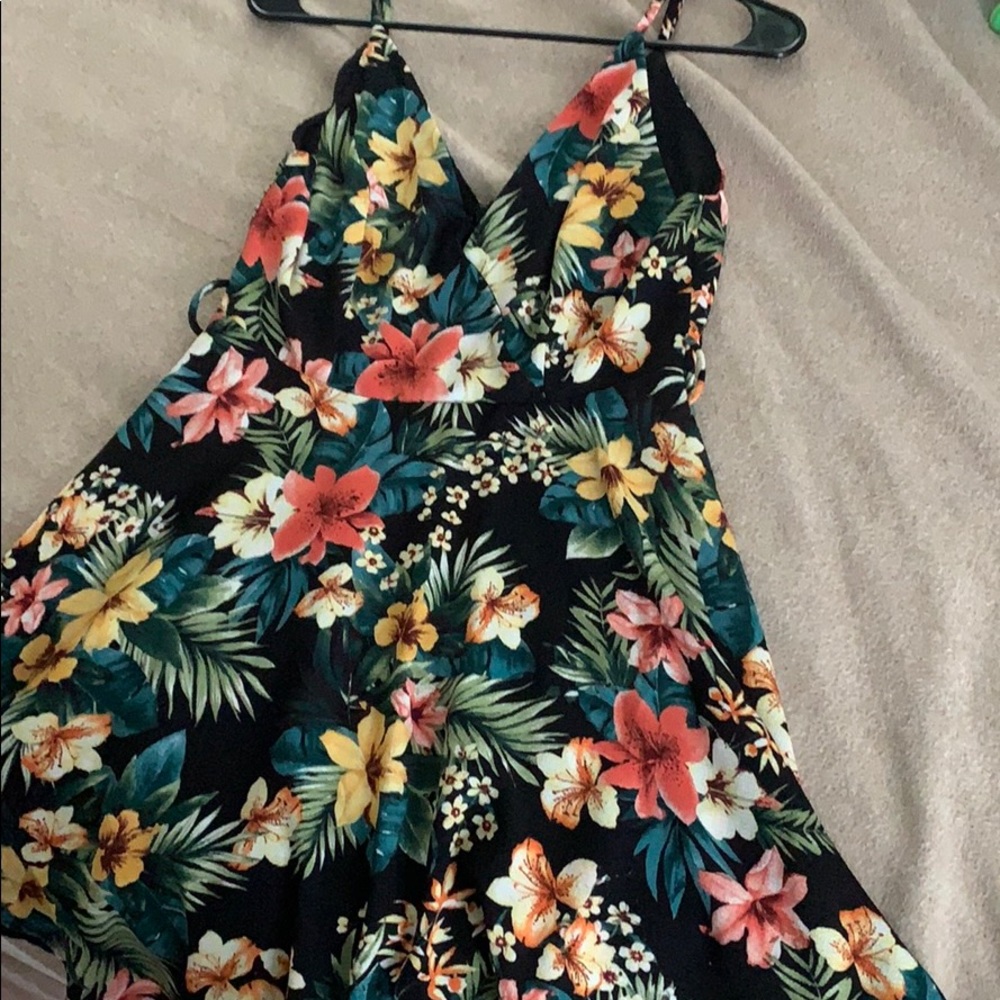 flower dress, very summery.